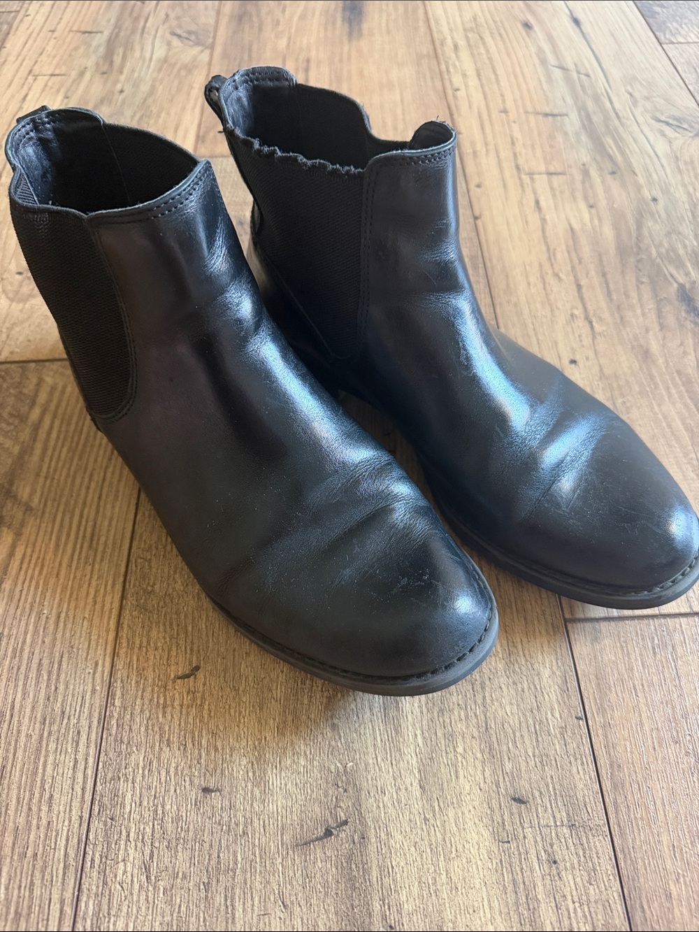 Timberland Women’s Black Leather Chelsea Boots - Size 7.5 - Good Used Condition